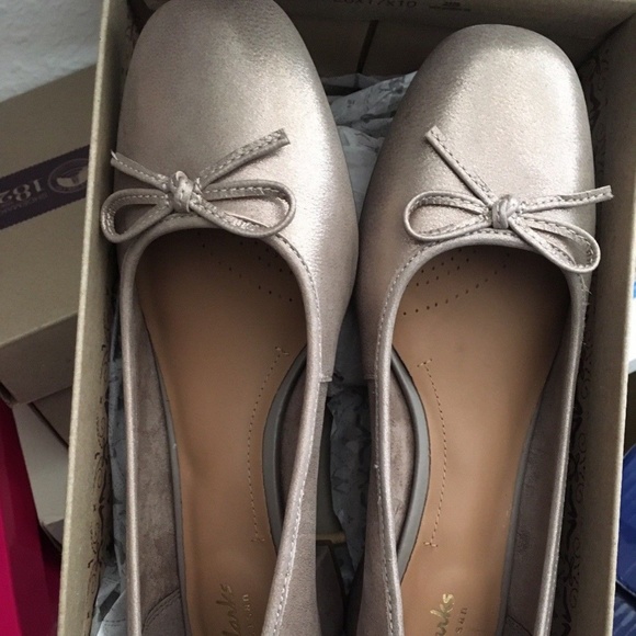 Clarks Ballet Metallic Gold - Picture 1 of 1